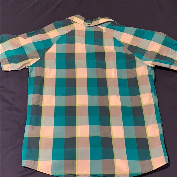 Hurley Button up top - Picture 5 of 5
